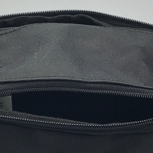 NWOT Parkland Design & Manufacturing Travel Bag/Cosmetic Bag/Gym Toiletries Bag - Picture 4 of 9